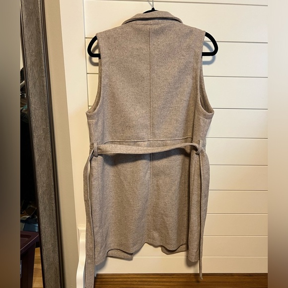 Entro Belted Vest - Picture 2 of 6